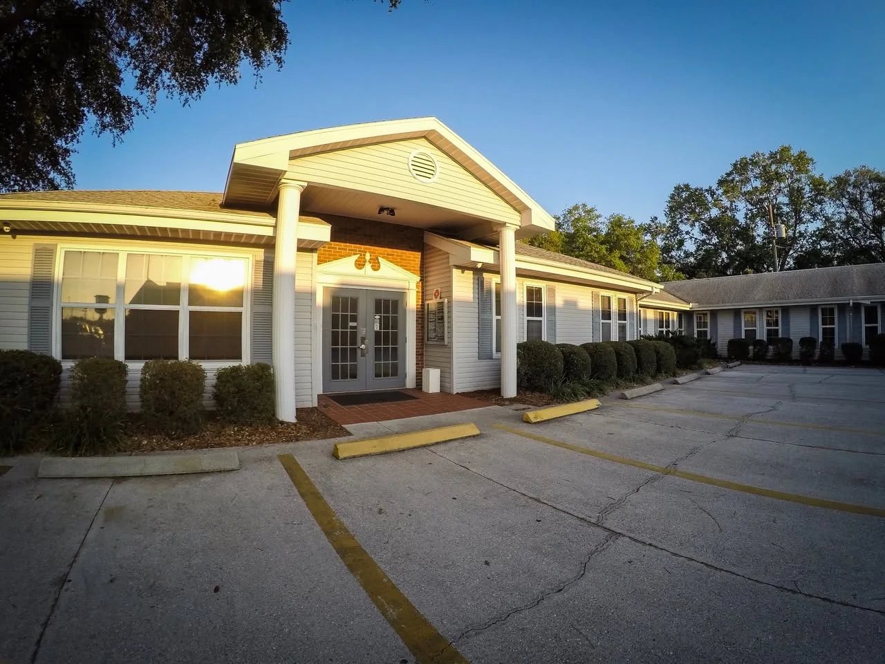The office building housing Studdard Financial at 2100 Constitution Blvd, Sarasota, Florida